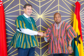 После визита в Африку опубликовали неожиданную фотографию с главой беларуского МИД