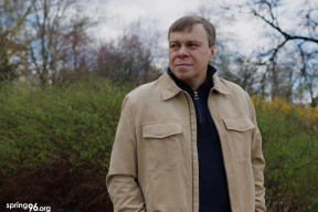 Конвейер репрессий. В минской квартире правозащитника «Вясны» Владимира Лабковича проходит обыск. Депортированного в Литву экс-политзаключенного включили в международную базу розыска