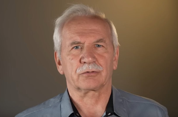 Карбалевич: Если давить сильно, Лукашенко понимает угрозу, готов и прощения попросить, и ретрансляторы нейтрализовать